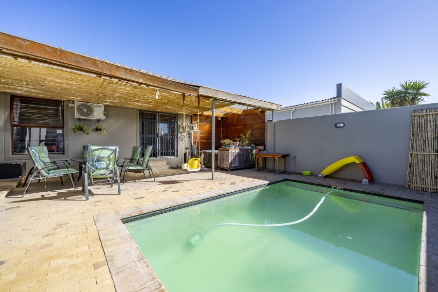 3 Bedroom Property for Sale in Parklands Western Cape